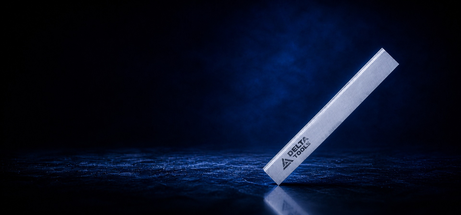 Нож DELTA TOOLS с твердосплавной напайкой 150x30x3 мм главное фото