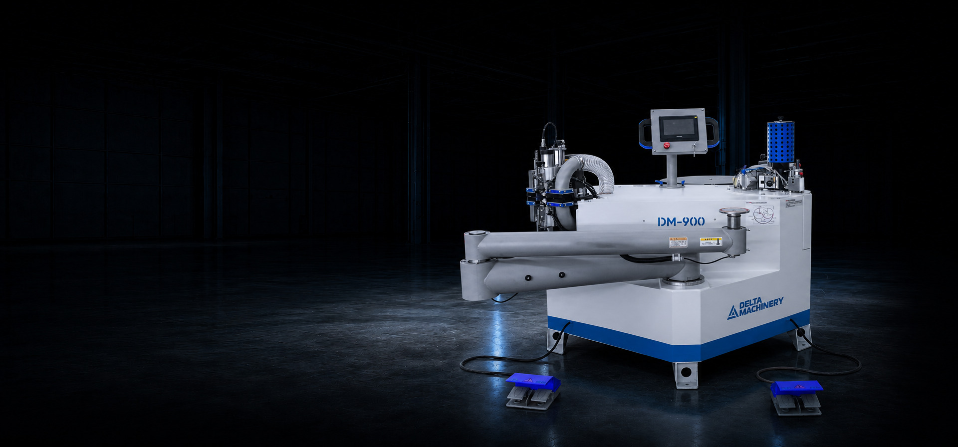 Полуавтоматический кромкооблицовочный станок DELTAMACHINERY DM-900 главное фото
